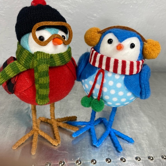 Super Cute Pair of Feather Friends
Christmas Bird Figurines - Picture 8 of 10